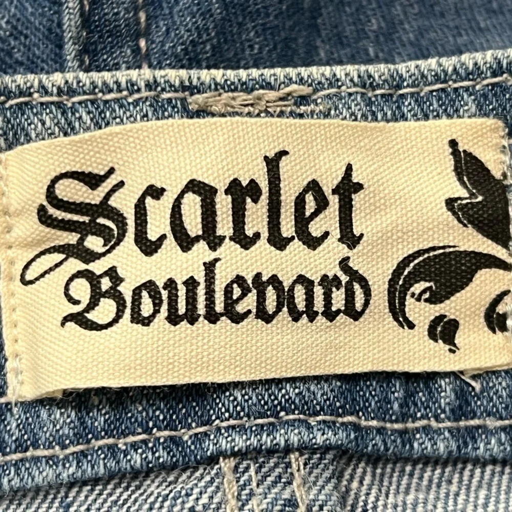 Junior Denim Short Shorts - Scarlet Boulevard